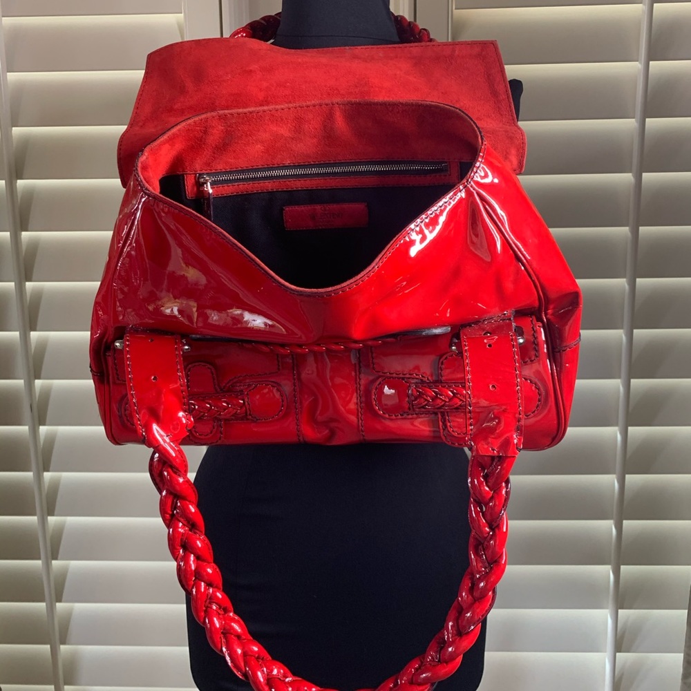 Gorgeous Histoire Valentino Handbag in Patent Red
